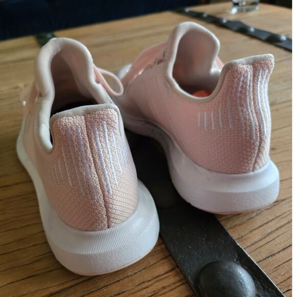 ADIDAS Swift Run 1.0 Sneakers sz 7.5 - Picture 5 of 8